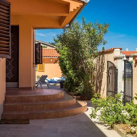 4 Schlafzimmer, 3 Badezimmer, Wohnzimmer, Voll Ausgestattete Kueche, Privater Pool, Sommerkueche, Grill, Garten Holiday home